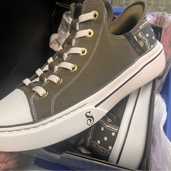 Skechers x Snoop Dogg Limited Edition Sneakers - Picture 6 of 10